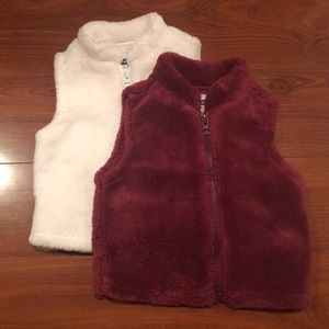 Old Navy 2pk 6-12mo Fleece Vests